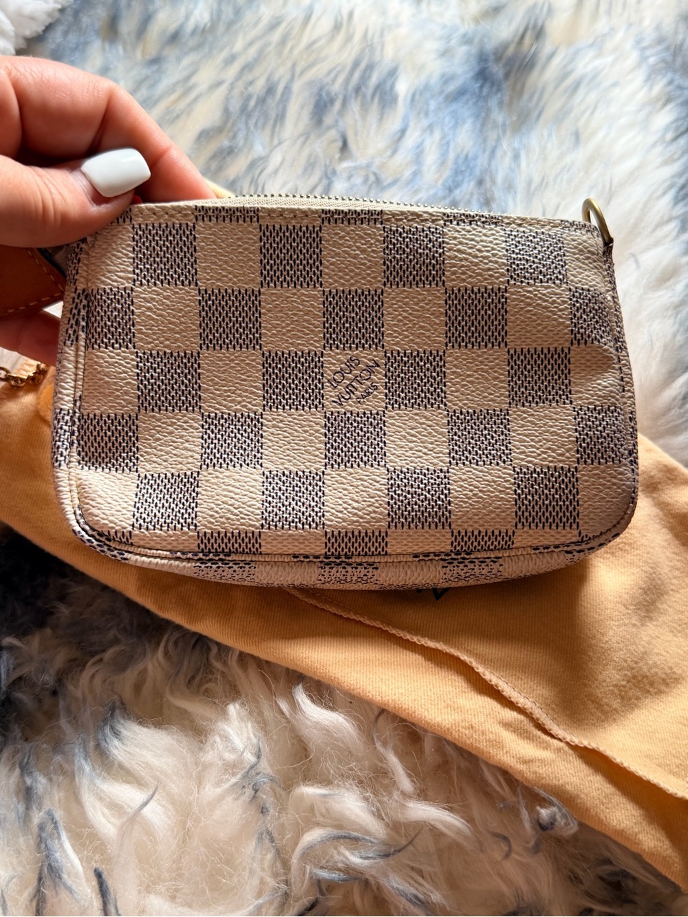Louis Vuitton Damier Azur Mini Pochette Accessoires - Picture 7 of 16